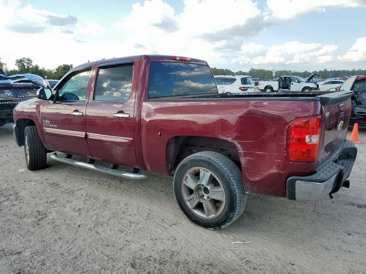 Chevrolet Silverado C1500 Lt Image 3