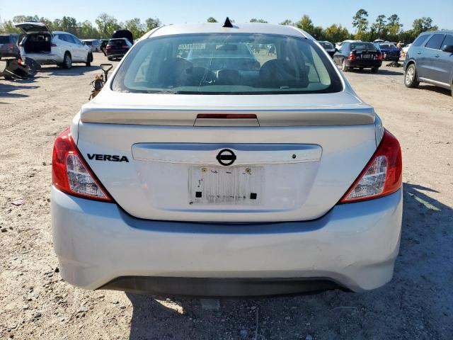 Nissan Versa S Image 12
