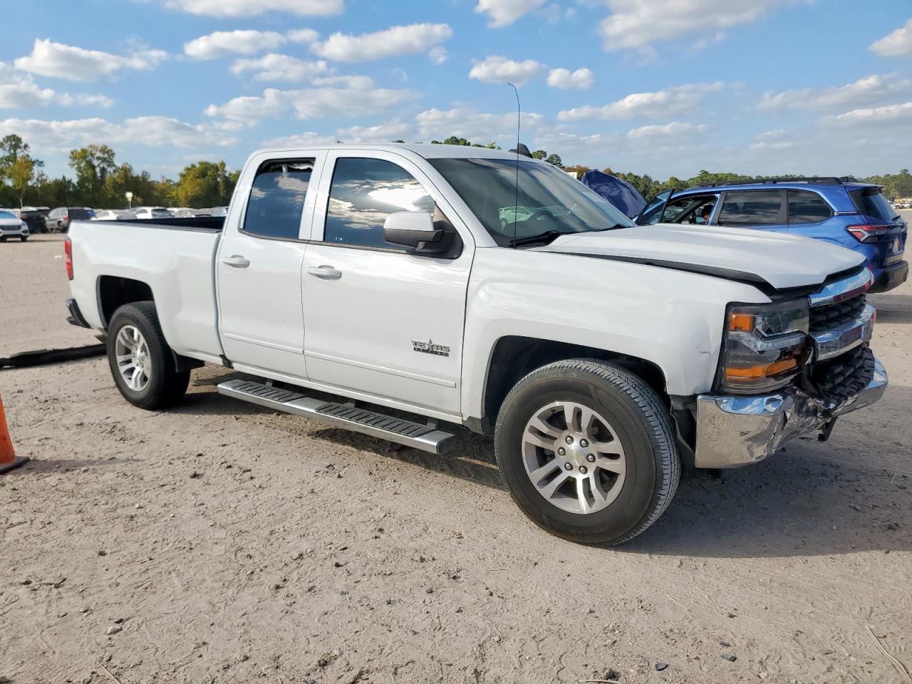 Chevrolet Silverado C1500 Lt Image 7