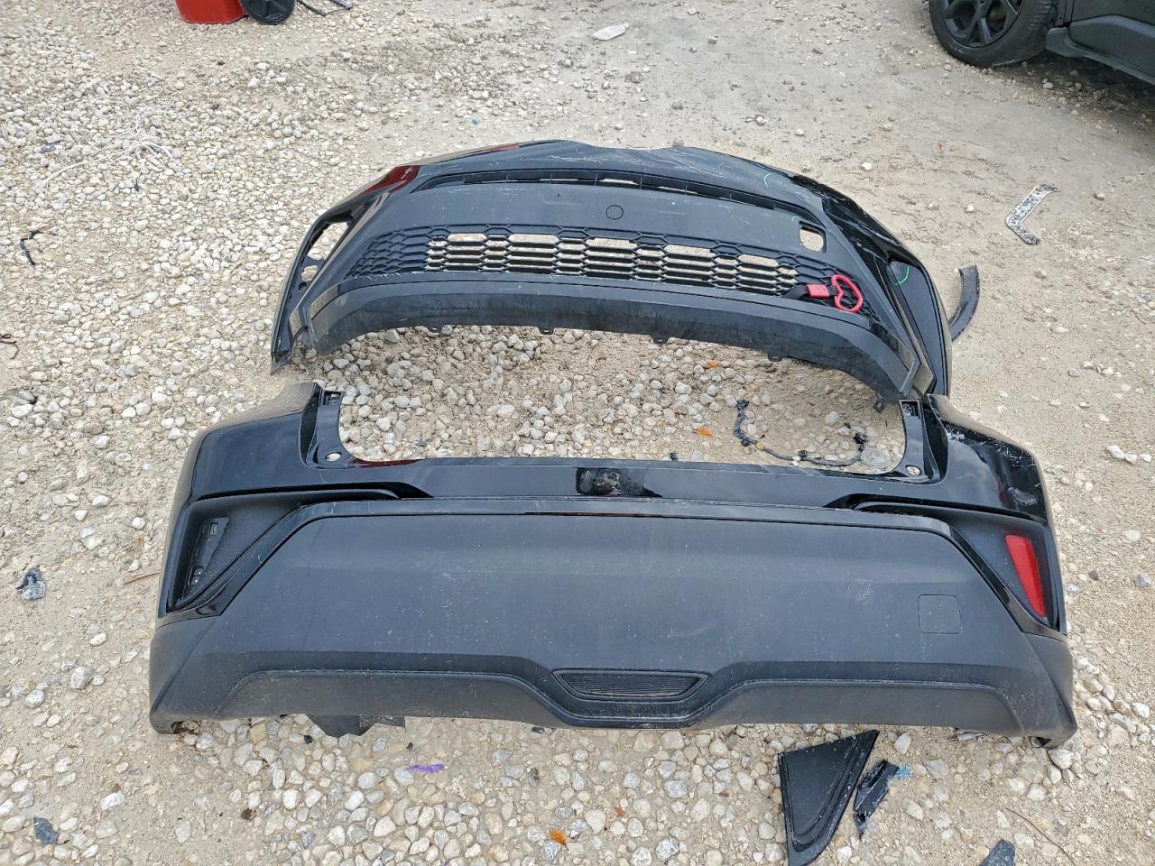 Toyota C-HR Xle Image 2