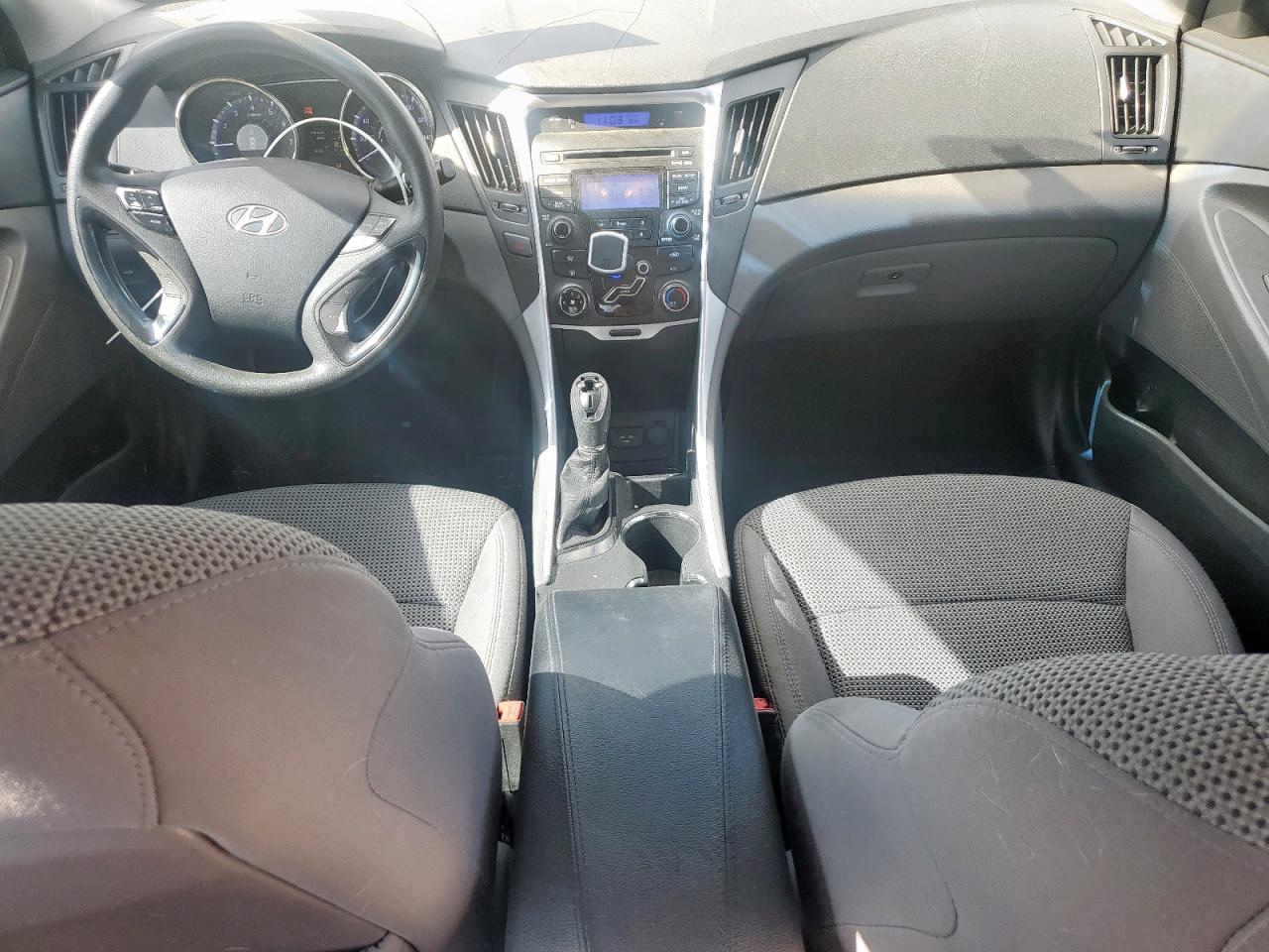 Hyundai SONATA Gls Image 6