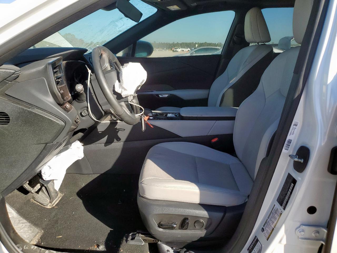 Lexus RX 350 Base Image 13