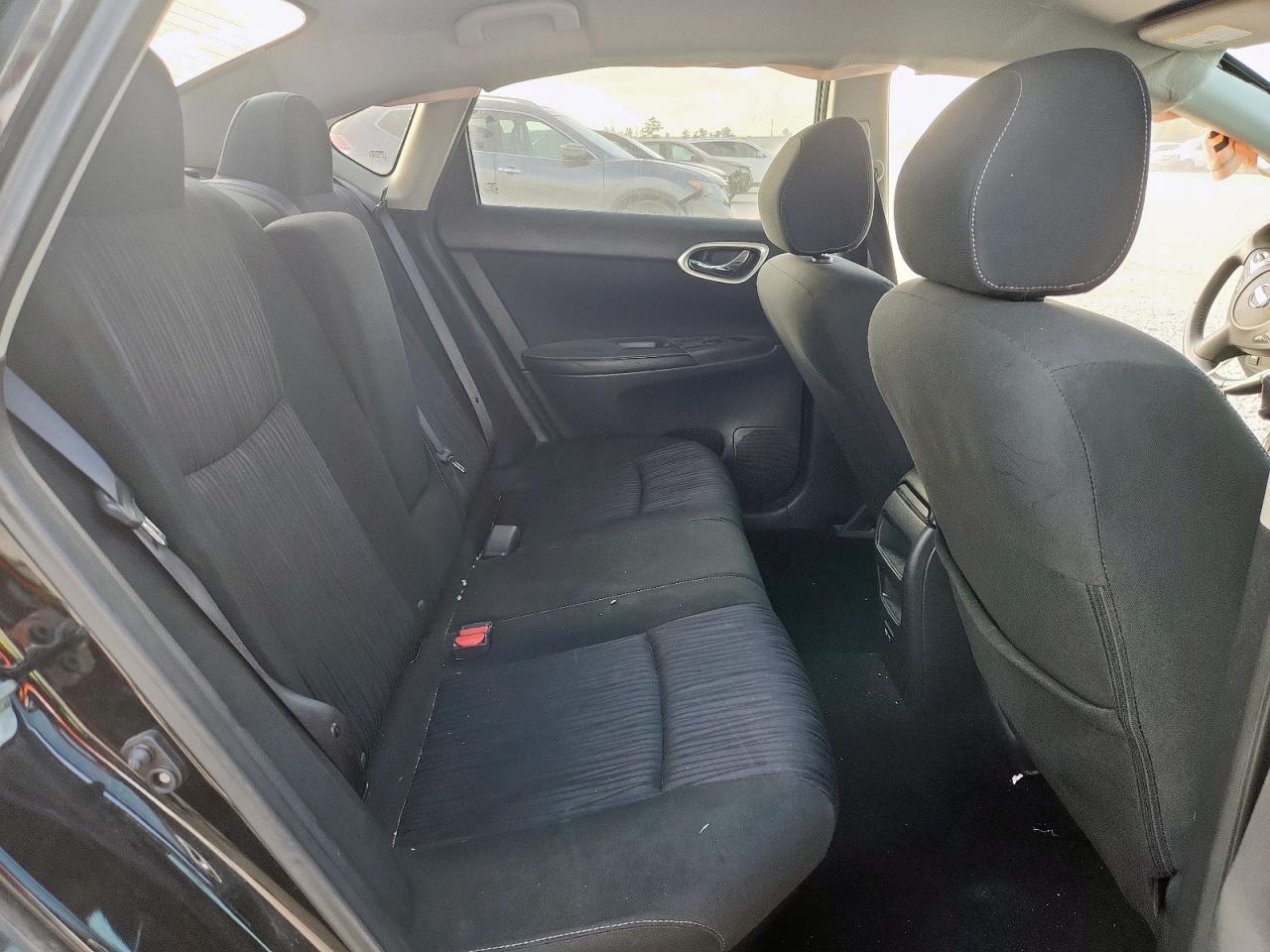 Nissan Sentra S Image 6