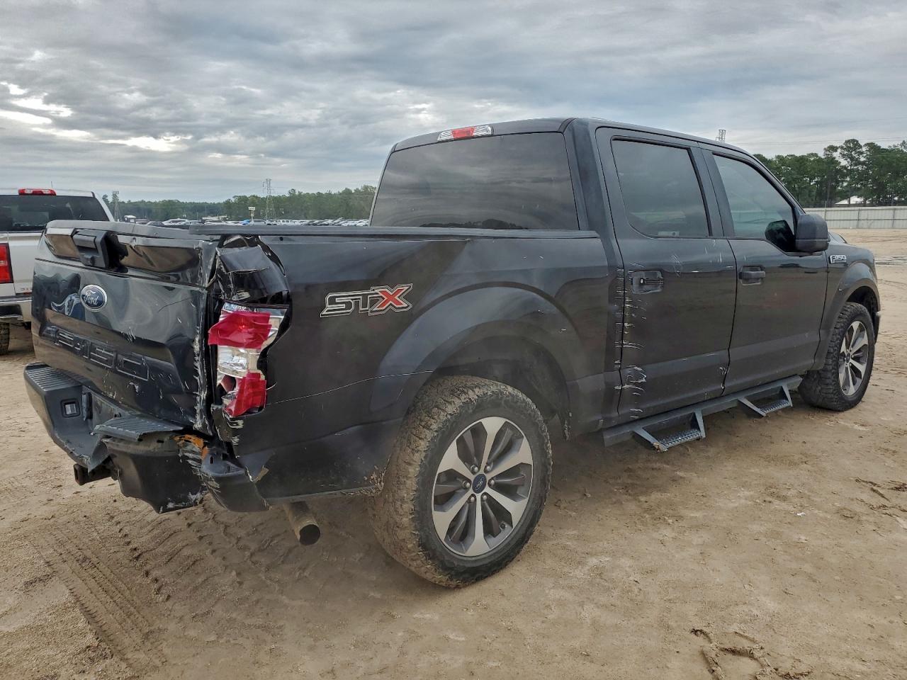 Ford F-150 Supercrew Image 10