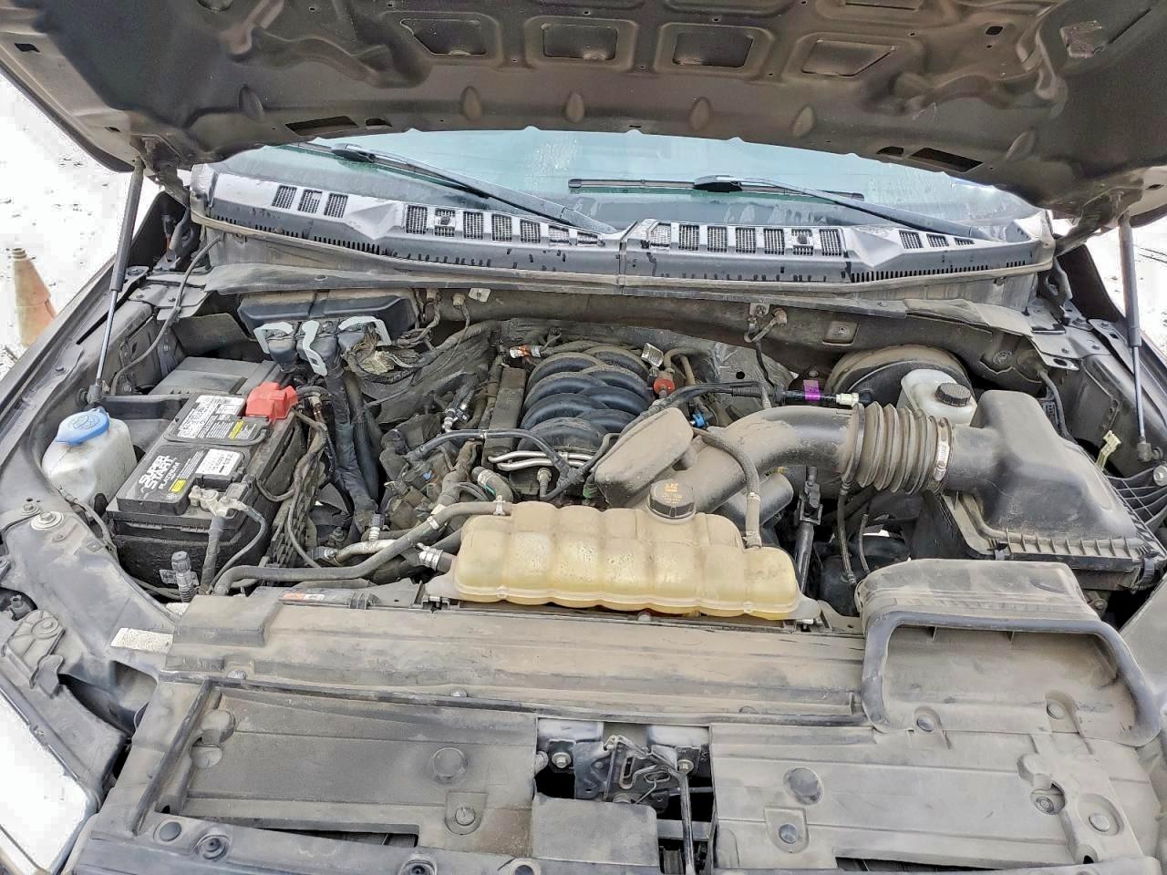 Ford F-150 Supercrew Image 6