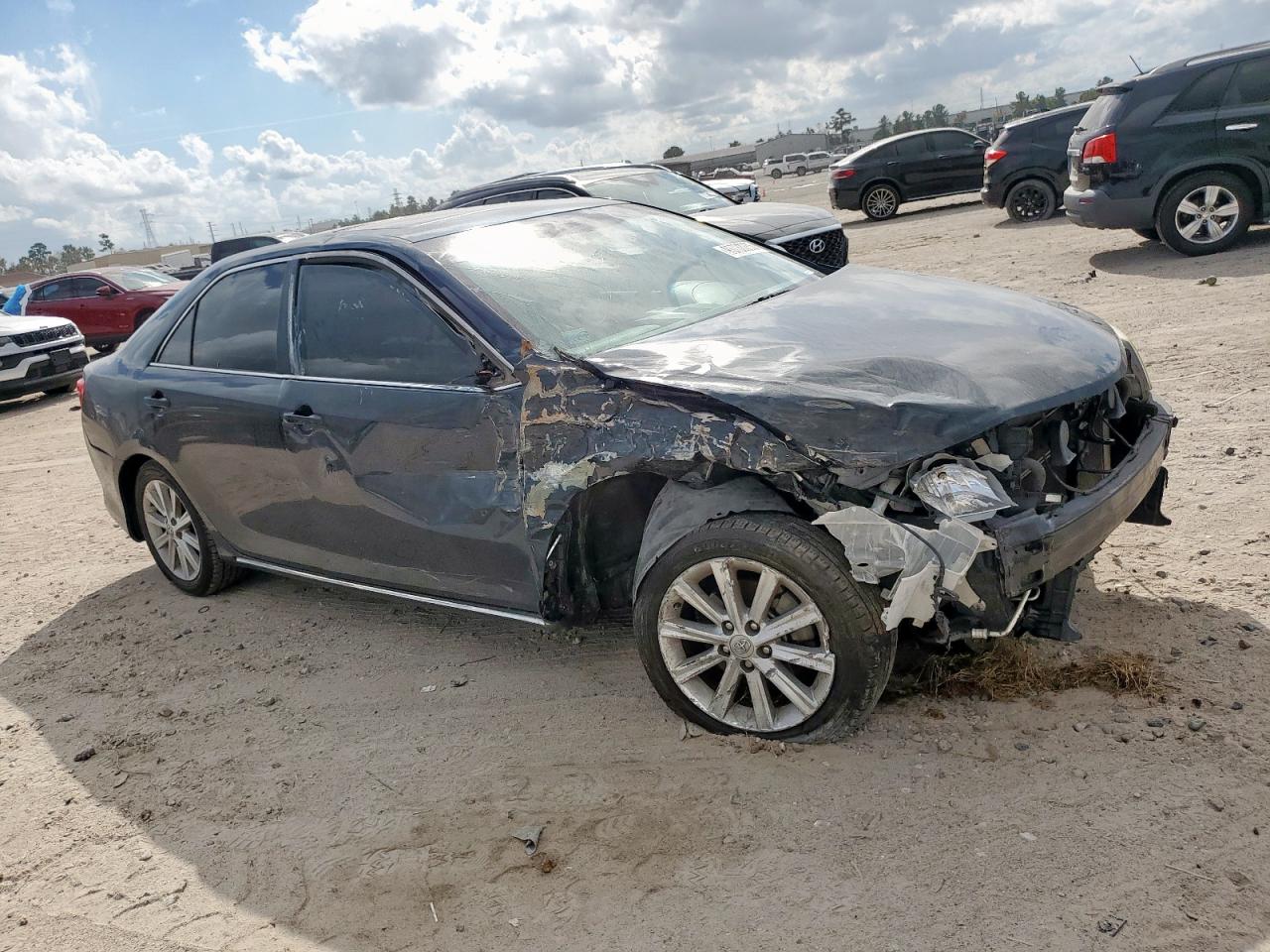 Toyota Camry Hybrid Image 7