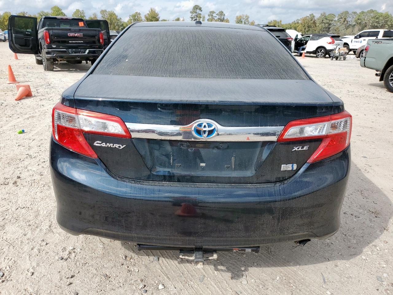 Toyota Camry Hybrid Image 8