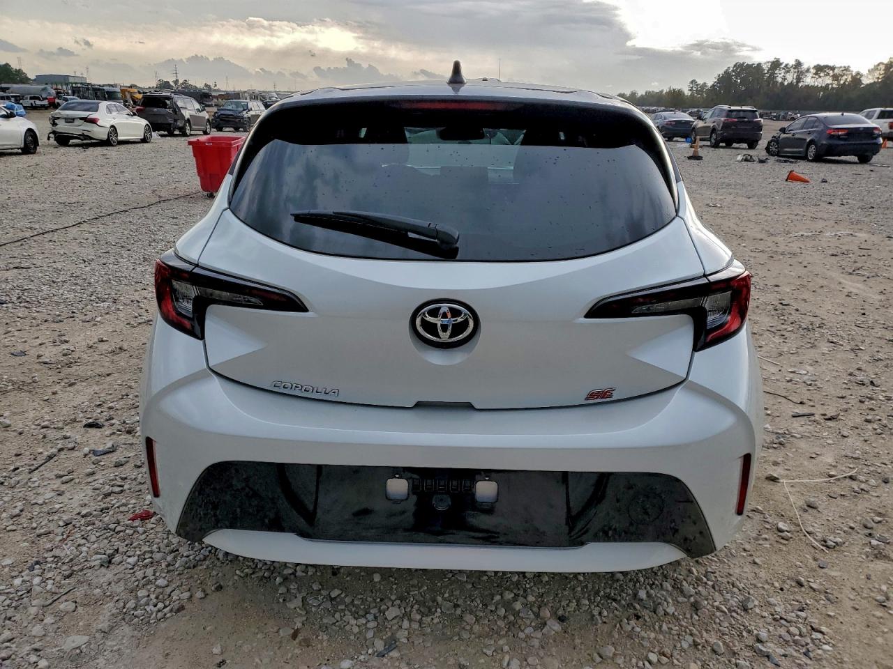 Toyota Corolla Se Image 6