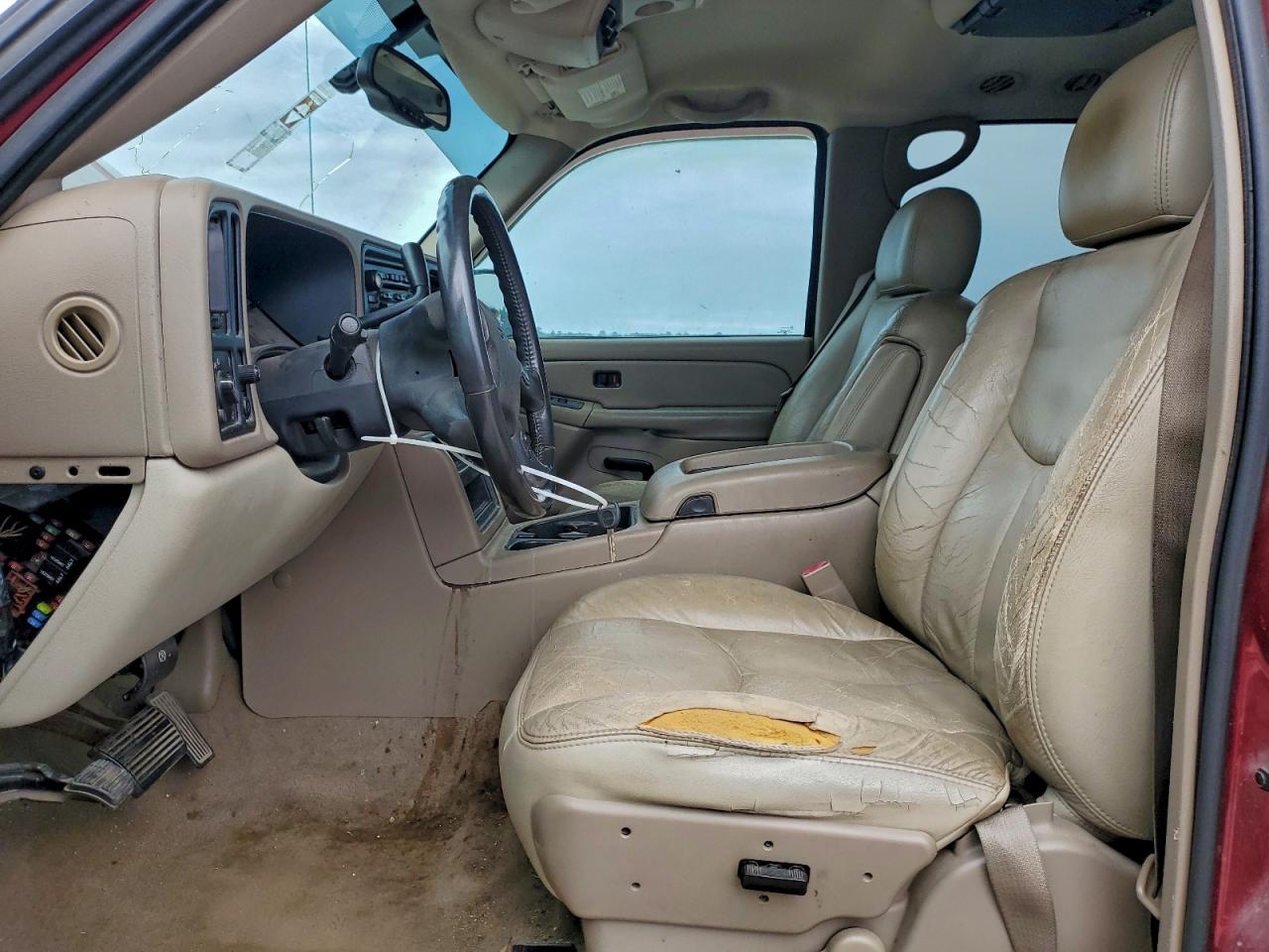 GMC Yukon C1500 Image 8