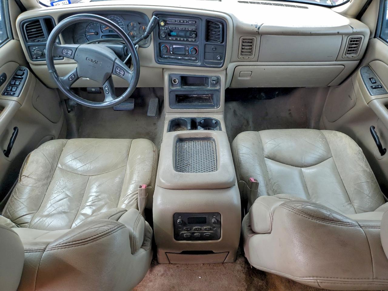 GMC Yukon C1500 Image 11