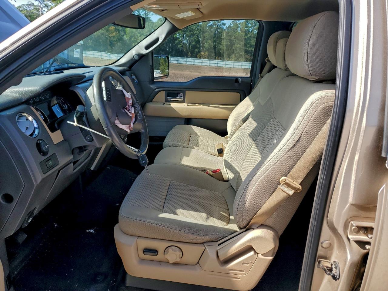 Ford F-150 Supercrew Image 11