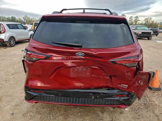 Toyota Sienna Xse Image 2