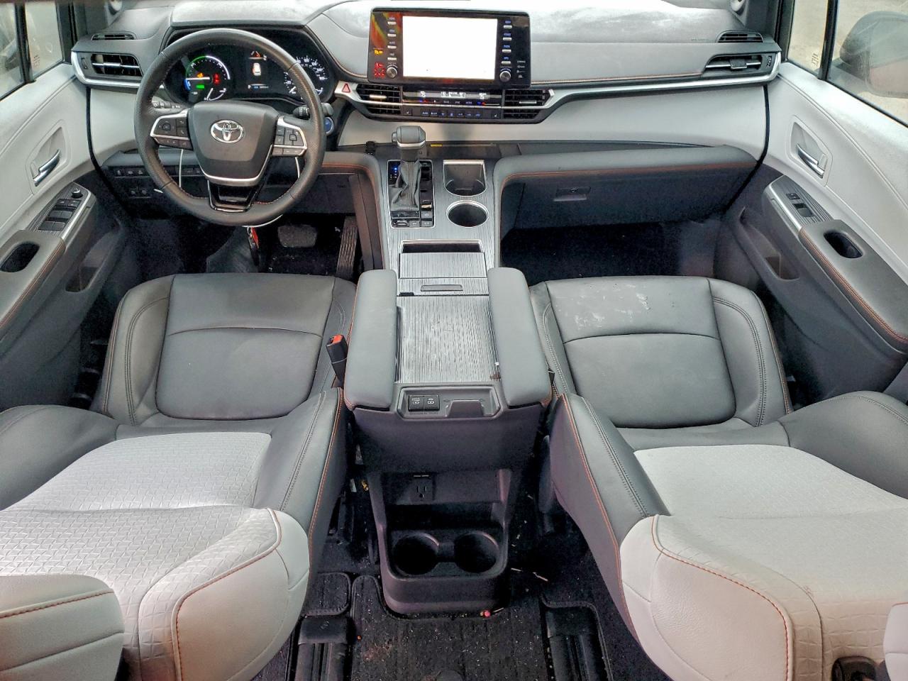 Toyota Sienna Xse Image 7