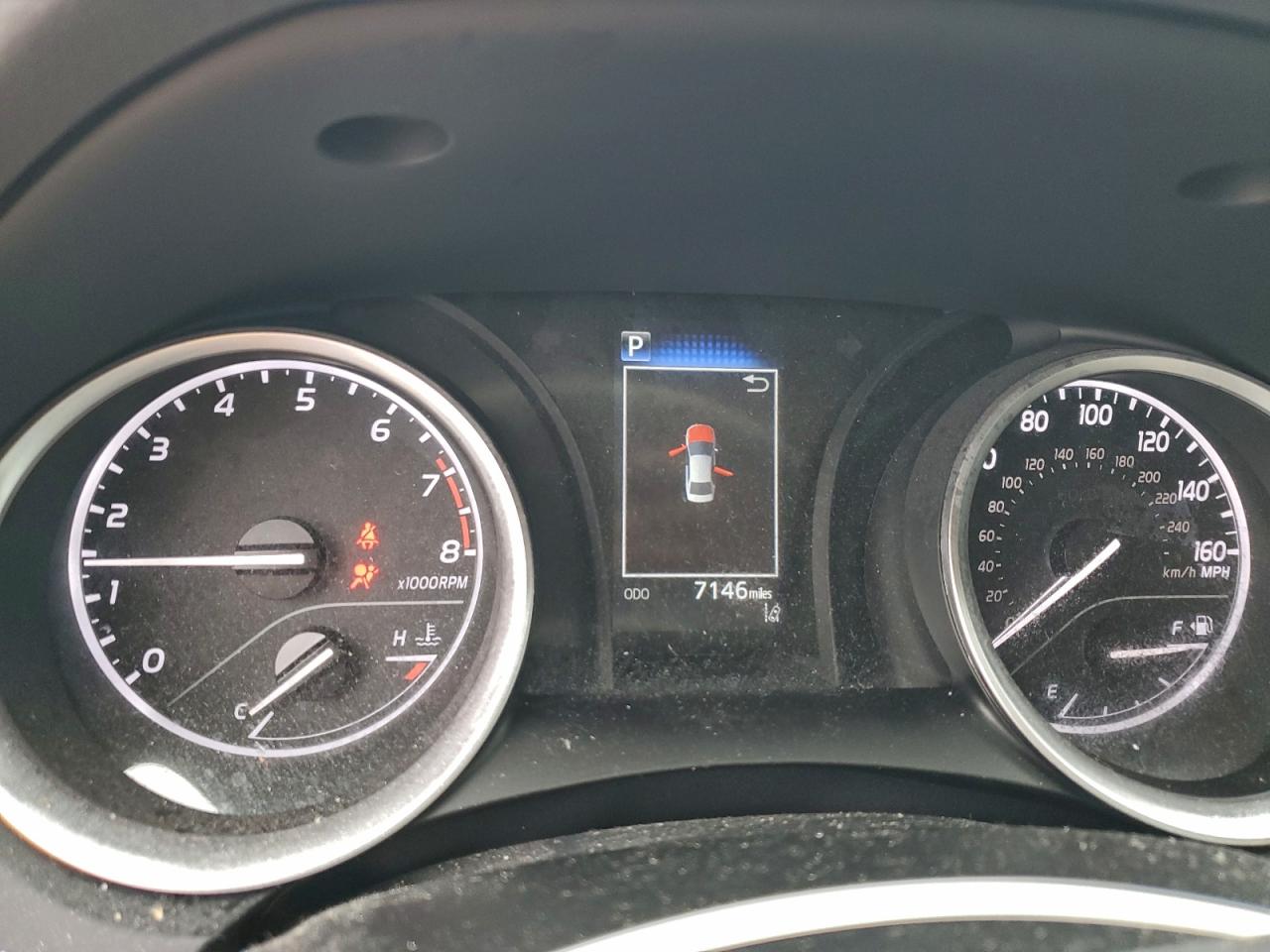 Toyota Camry Le Image 9