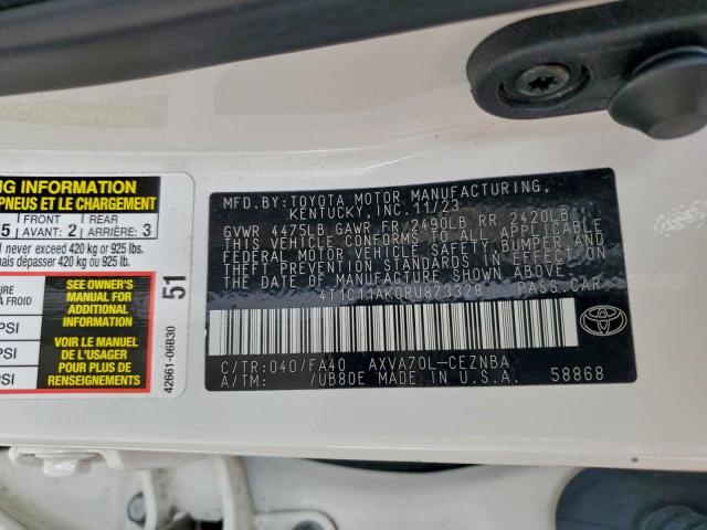 Toyota Camry Le Image 10