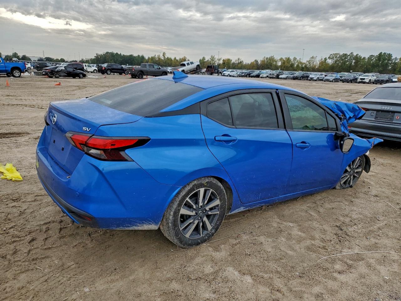 Nissan Versa Sv Image 5