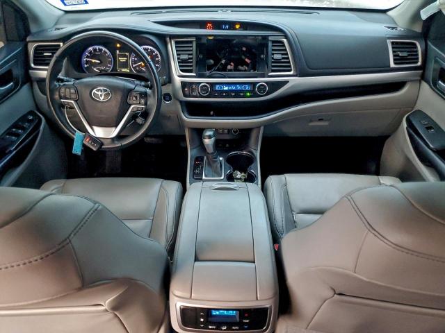 Toyota Highlander Se Image 6