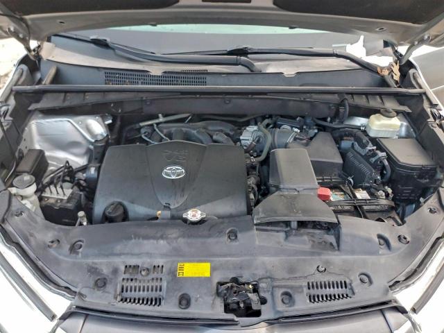 Toyota Highlander Se Image 9