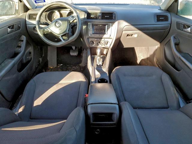 Volkswagen Jetta S Image 7