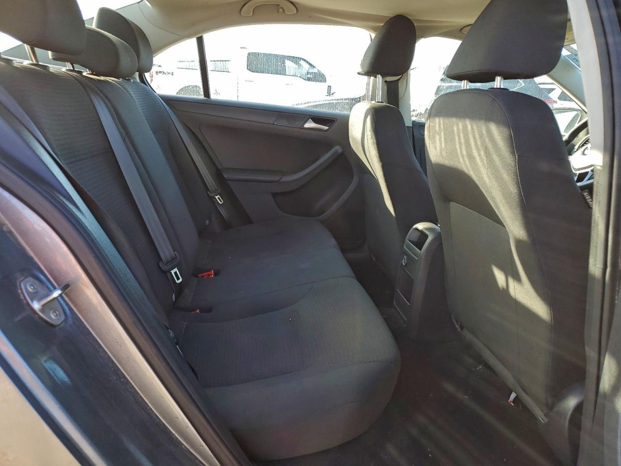 Volkswagen Jetta S Image 10