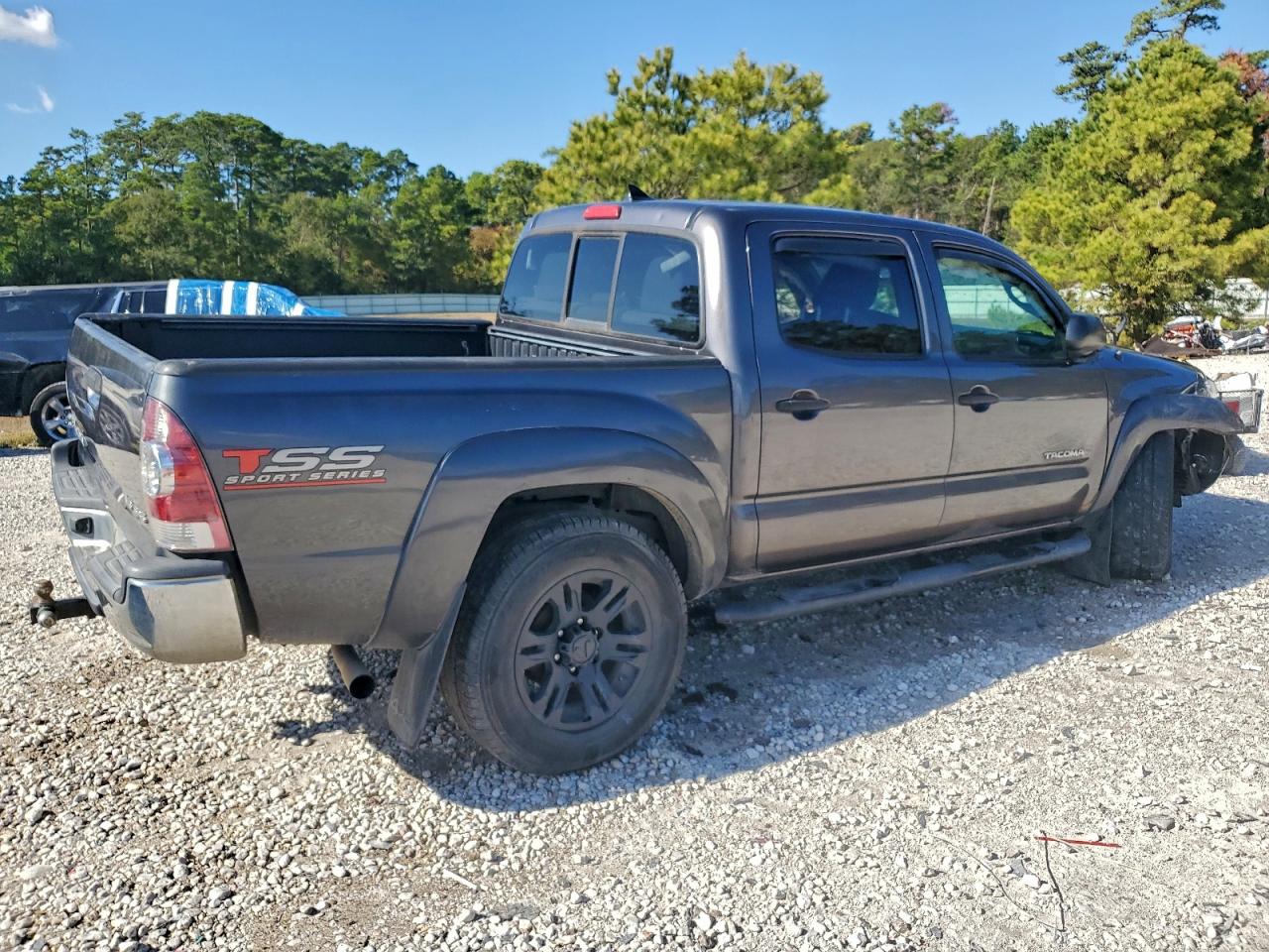 Toyota Tacoma Double Cab Image 10
