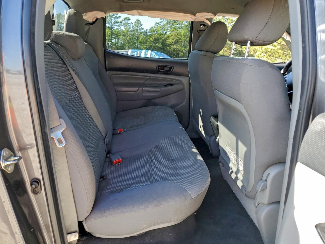 Toyota Tacoma Double Cab Image 5