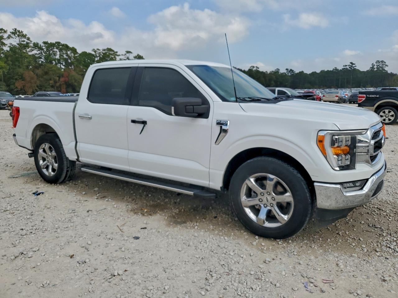 Ford F-150 Supercrew Image 8