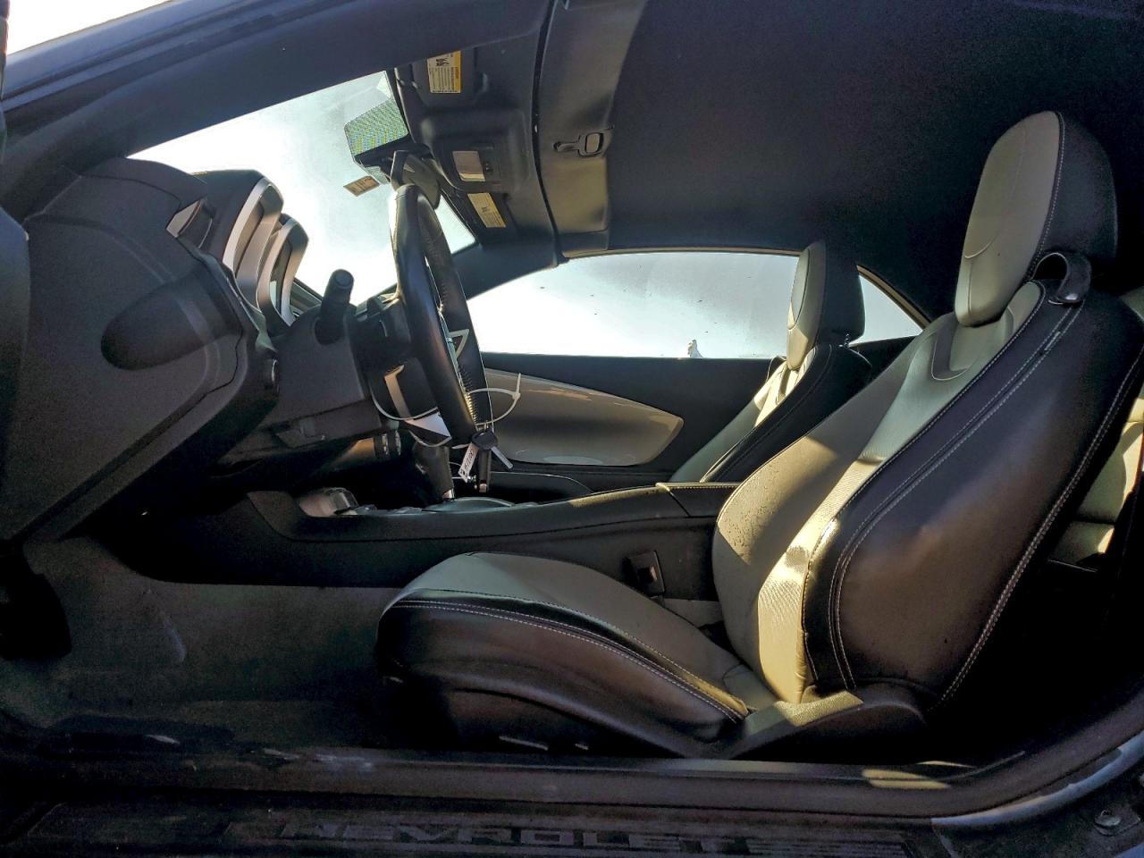 Chevrolet Camaro Lt Image 3