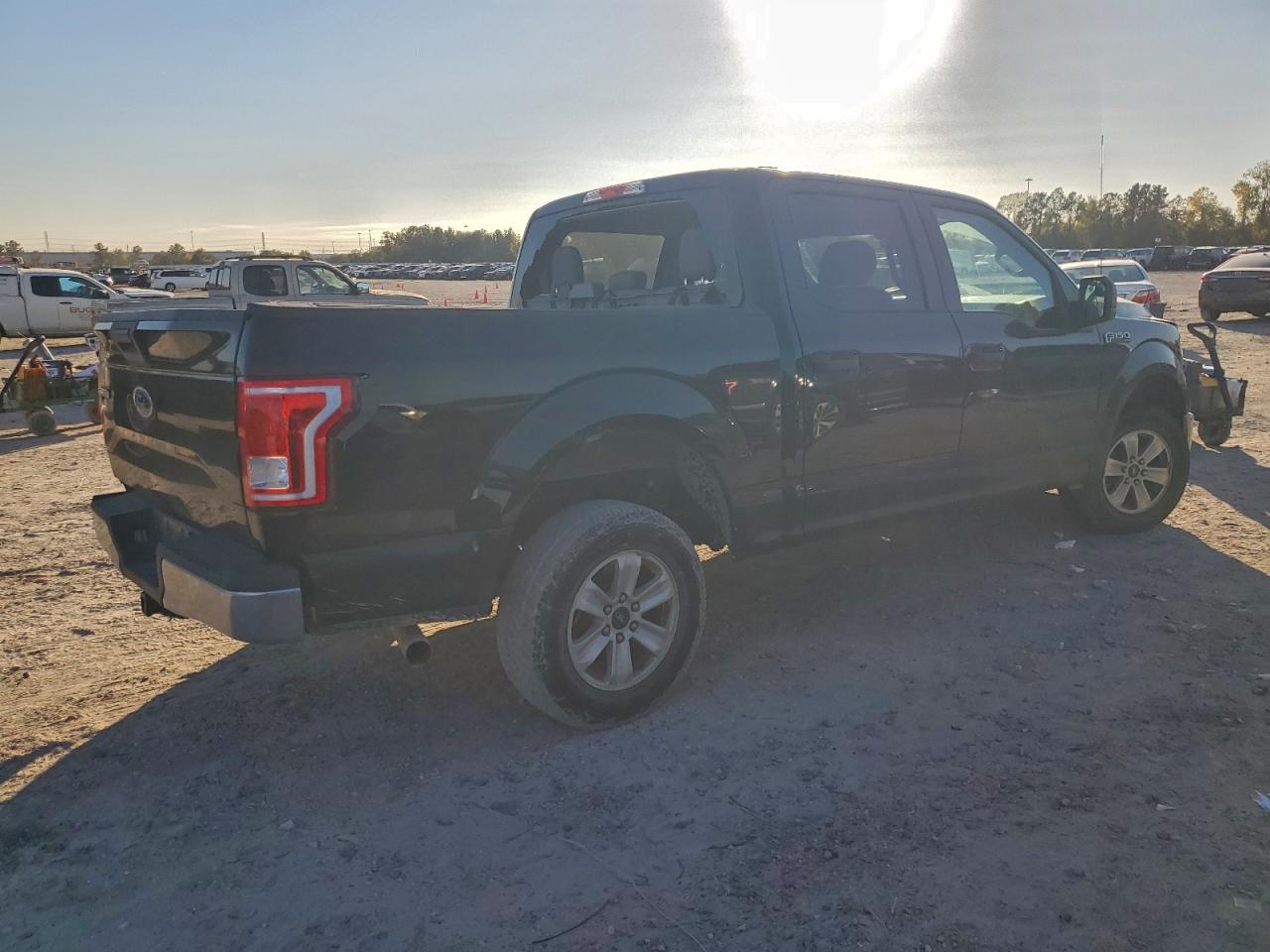 Ford F-150 Supercrew Image 3
