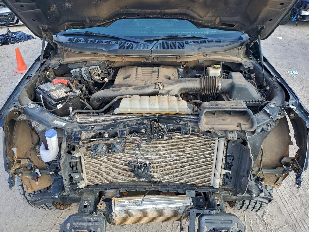 Ford F-150 Supercrew Image 13