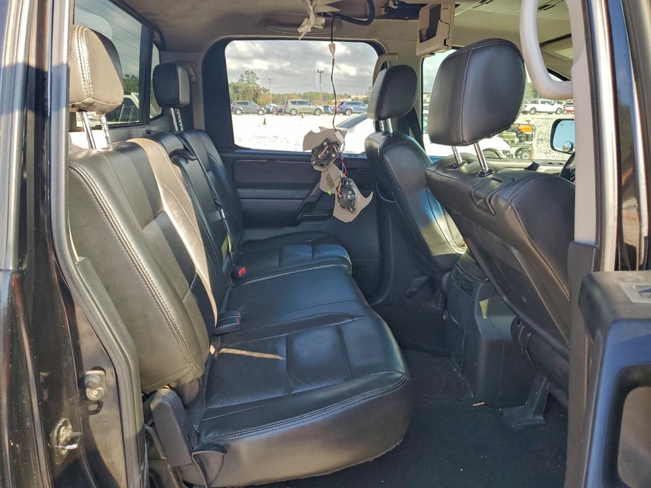 Nissan Titan Xe Image 5