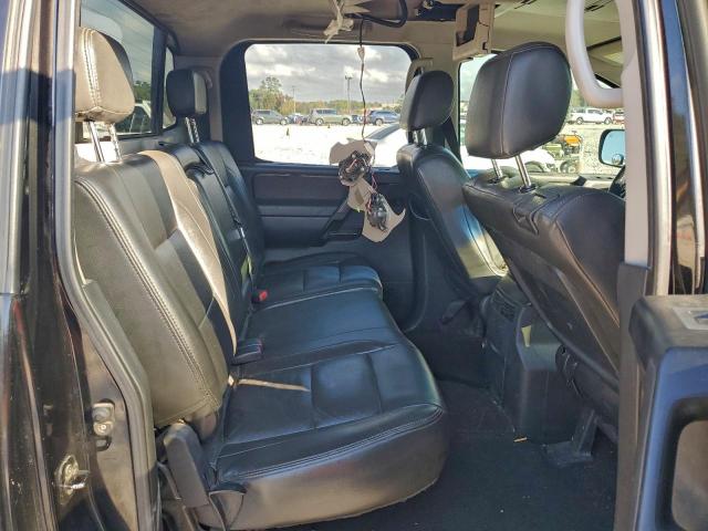 Nissan Titan Xe Image 5