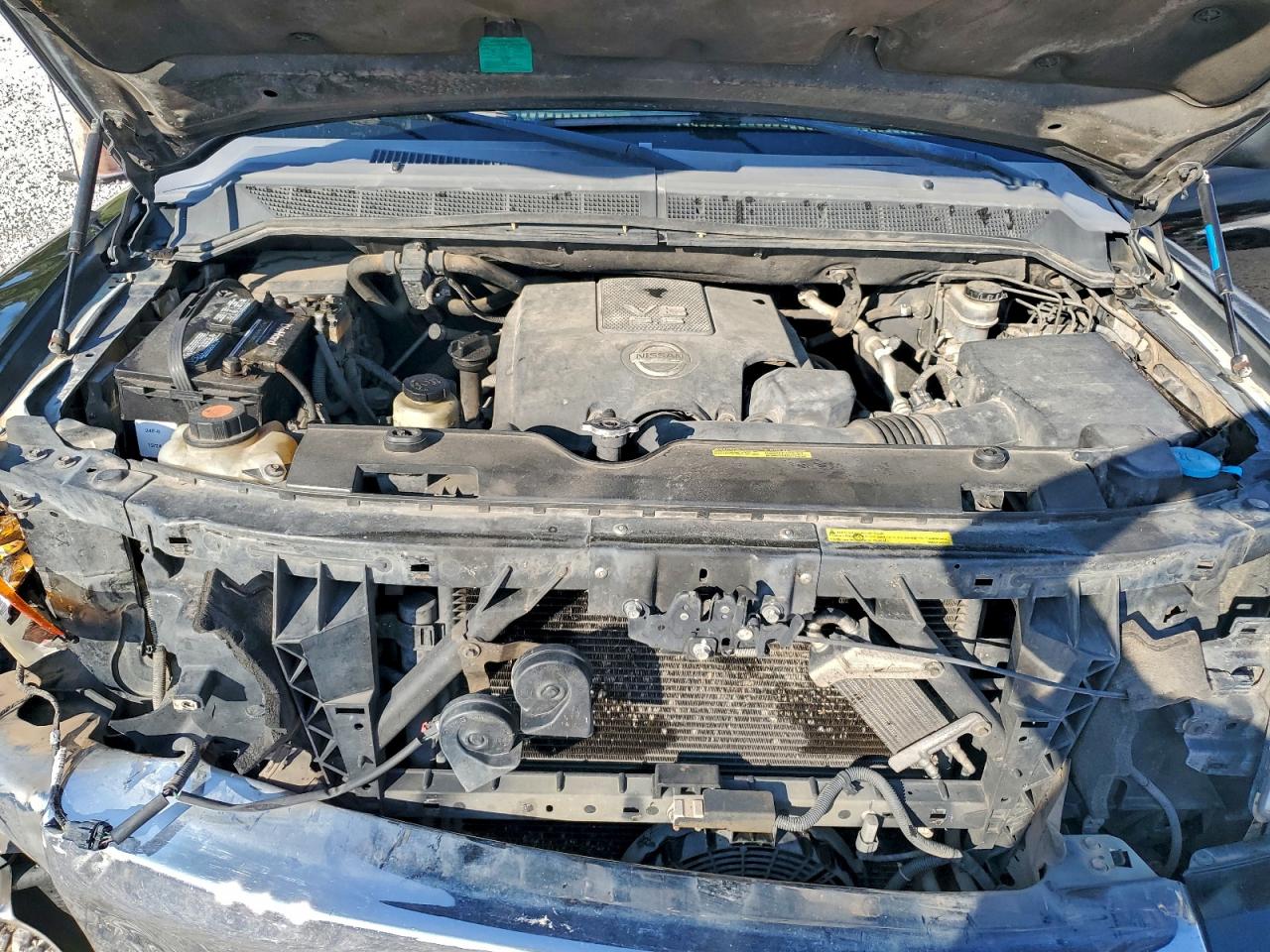 Nissan Titan Xe Image 10