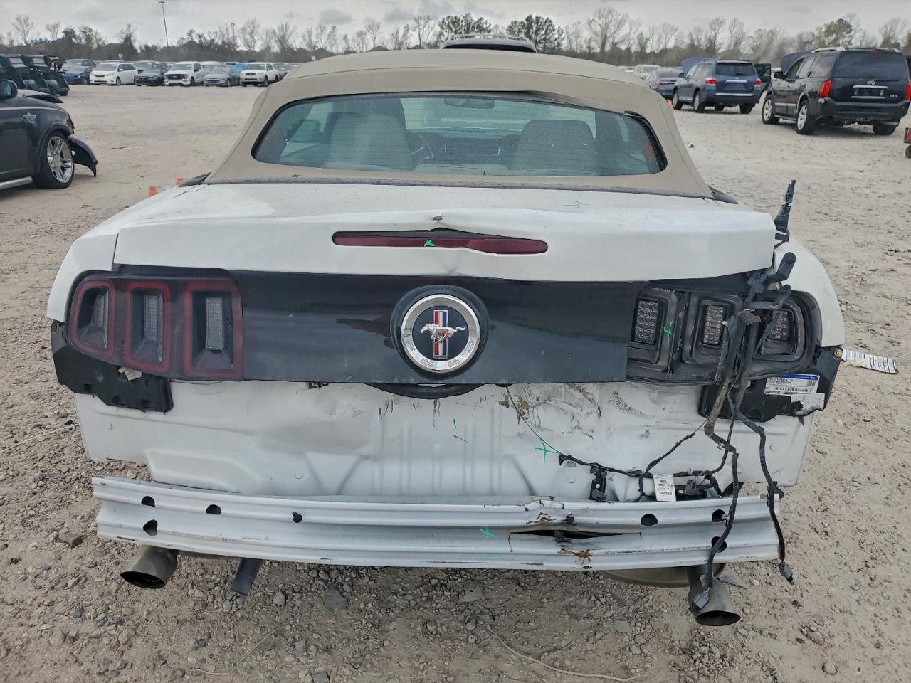 Ford Mustang Image 4