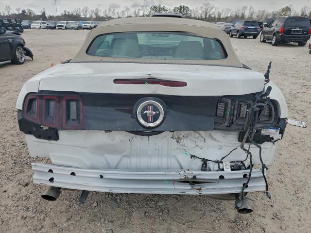 Ford Mustang Image 4