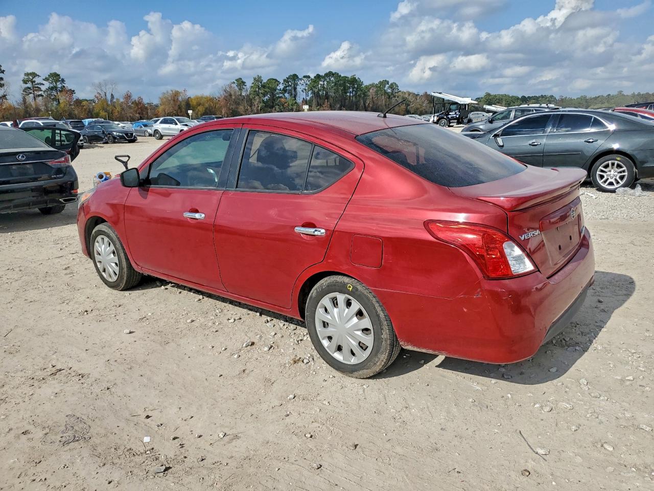 Nissan Versa S Image 2