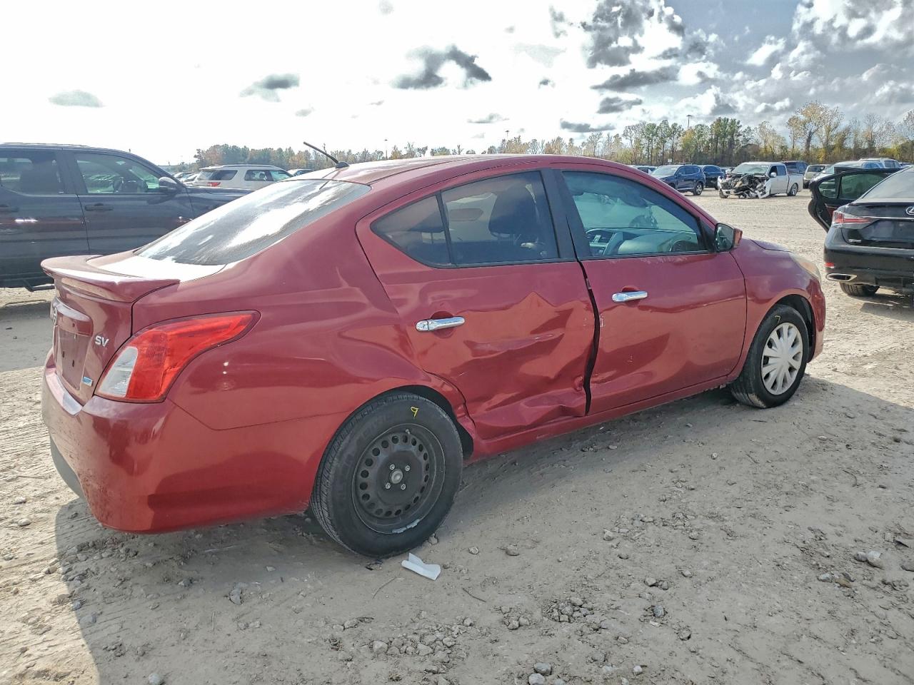 Nissan Versa S Image 10