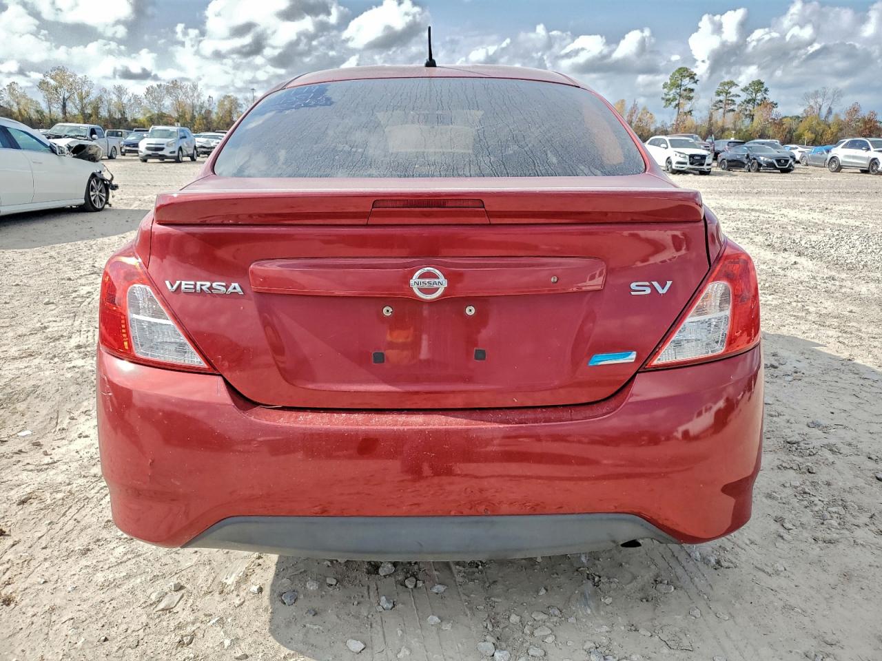 Nissan Versa S Image 6