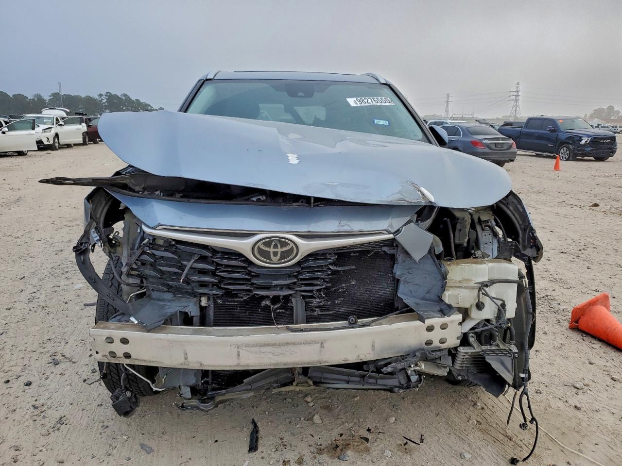 Toyota Highlander Xle Image 2