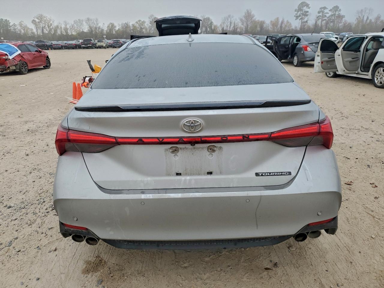 Toyota Avalon Xle Image 5