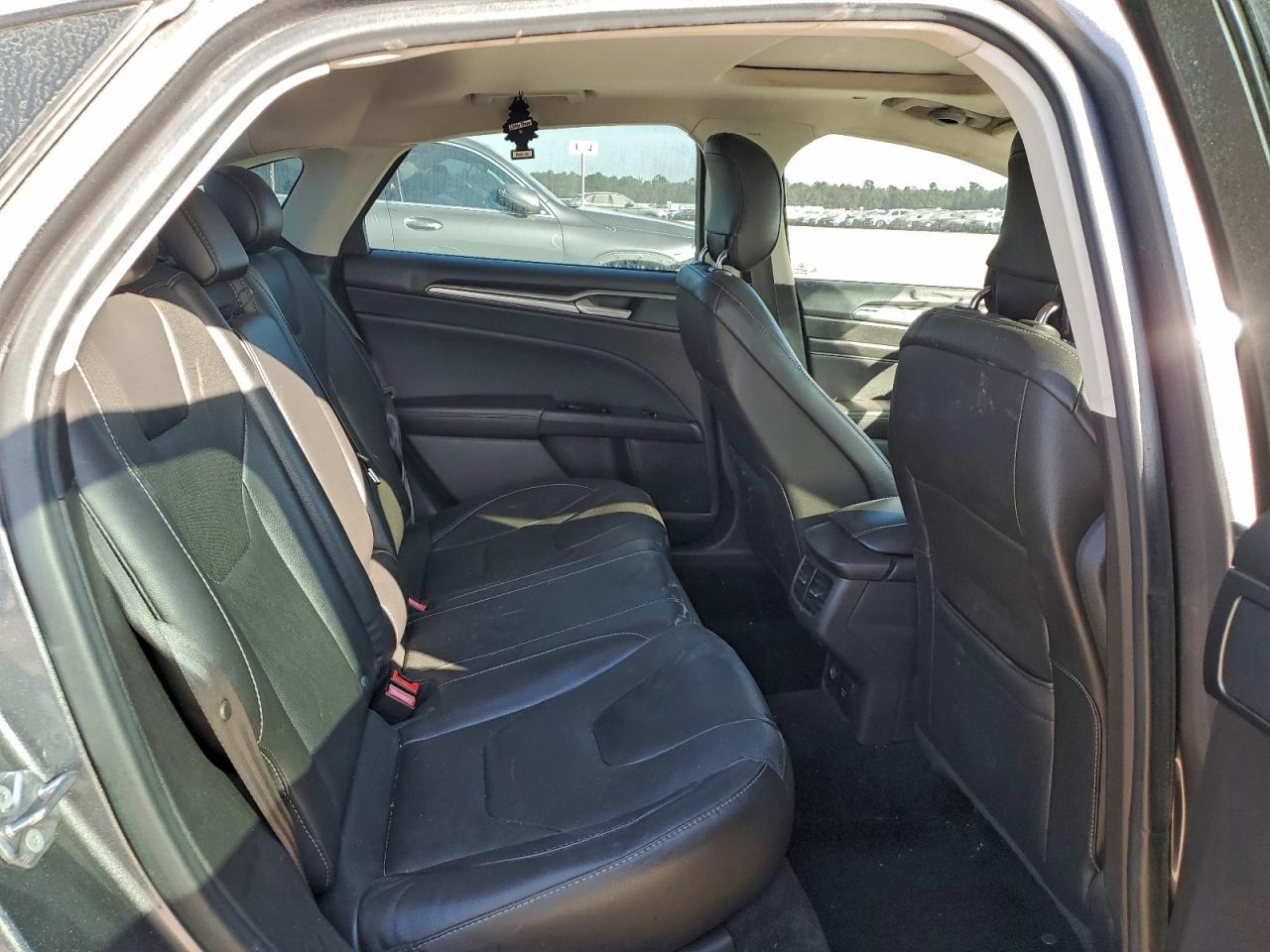 Ford Fusion Titanium Phev Image 8