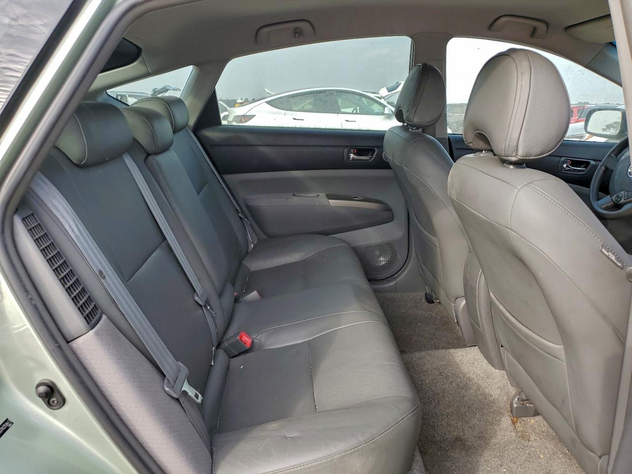 Toyota Prius Image 10