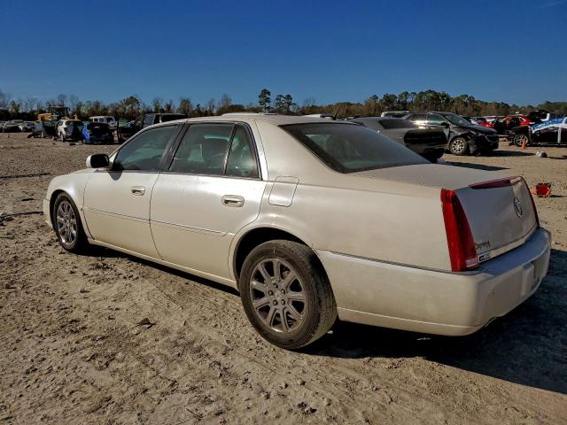 Cadillac DTS Image 3