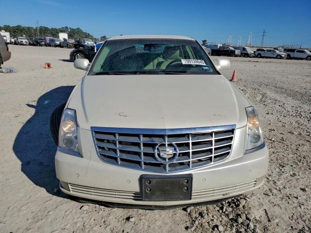 Cadillac DTS Image 9