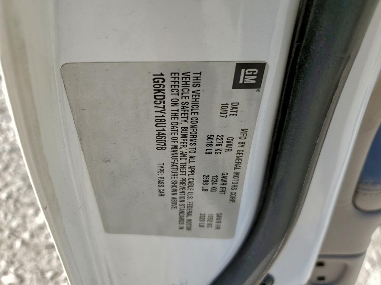 Cadillac DTS Image 10