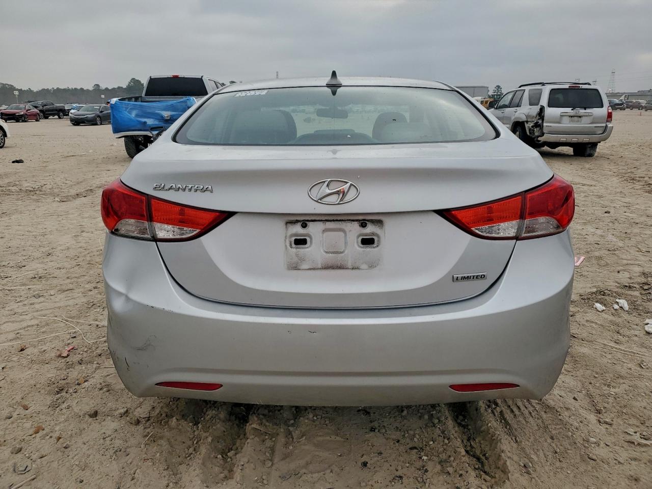 Hyundai ELANTRA Gls Image 10