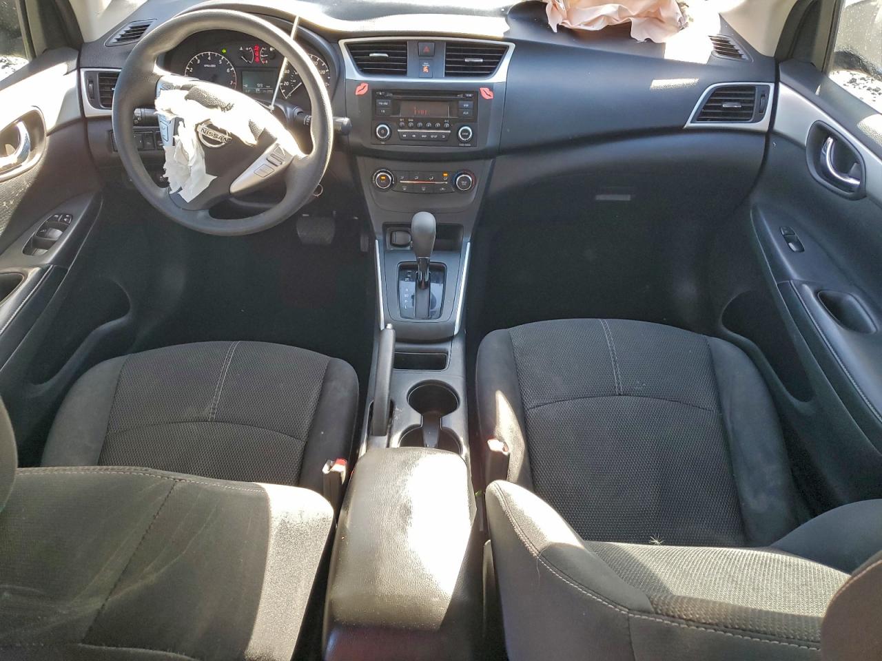 Nissan Sentra S Image 4