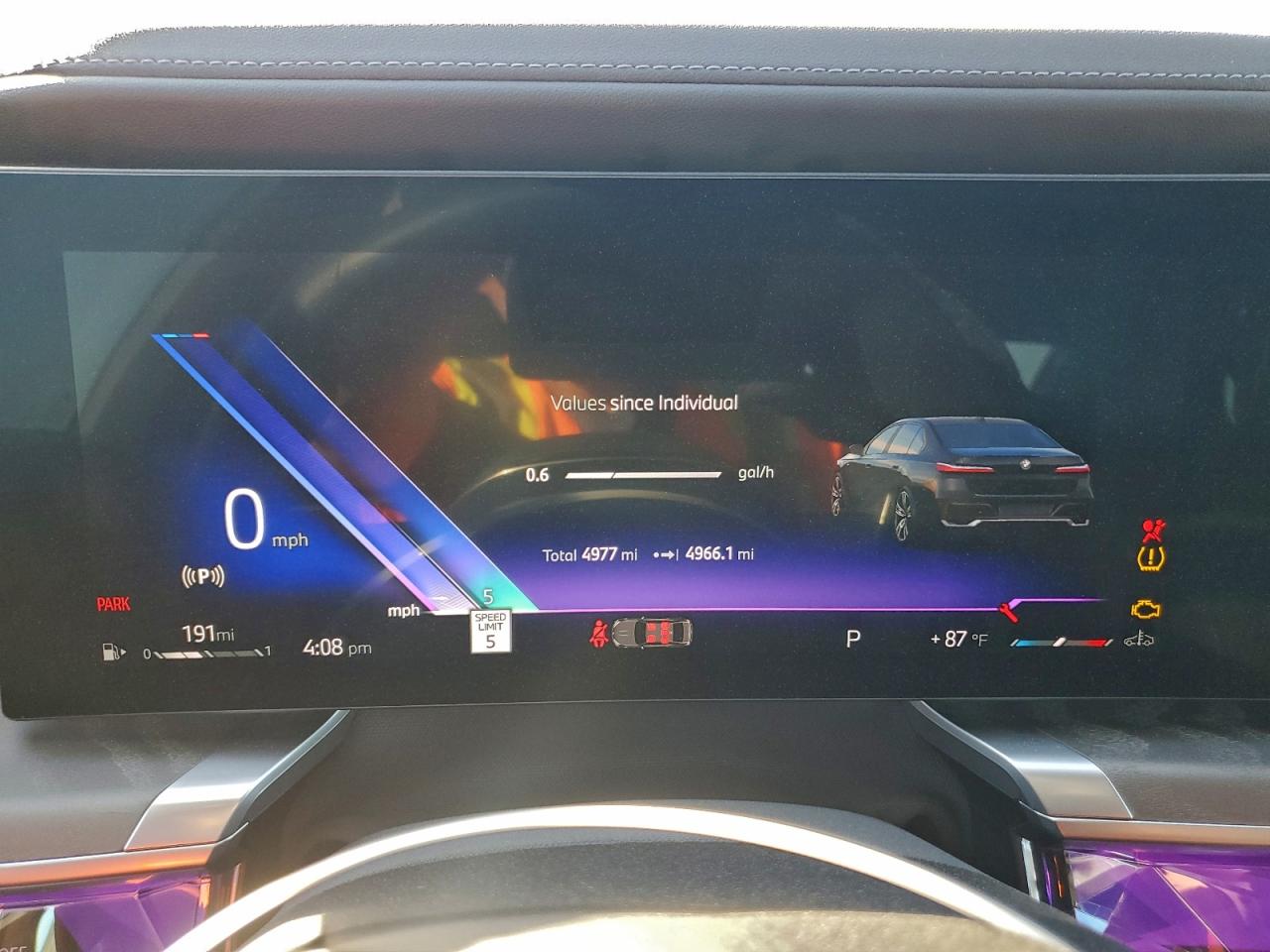 BMW 7 Series Xi Image 9