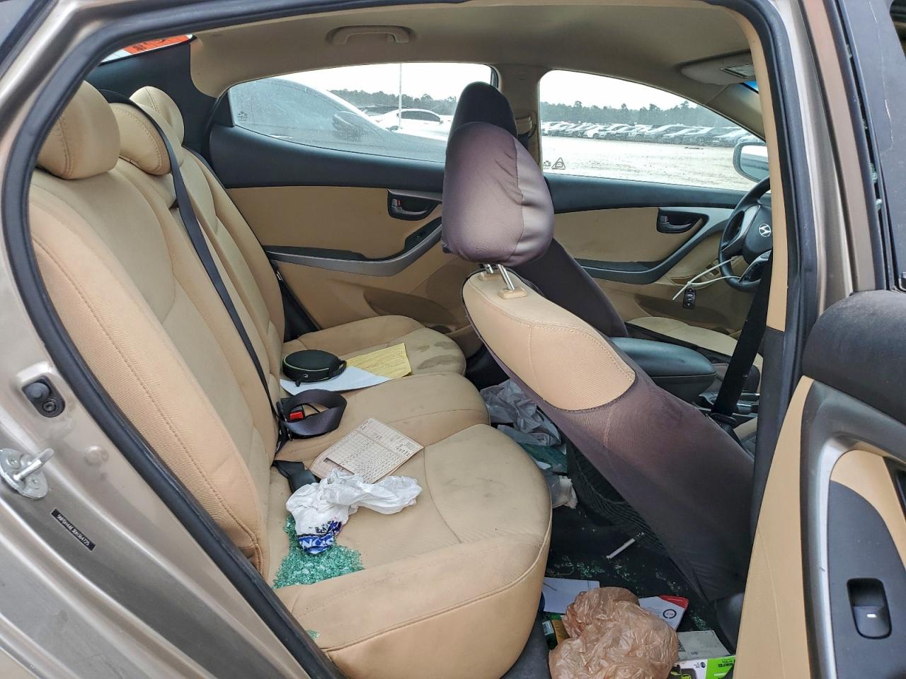 Hyundai ELANTRA Gls Image 10