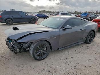  Salvage Ford Mustang